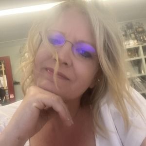 Meet your Posher, Michele